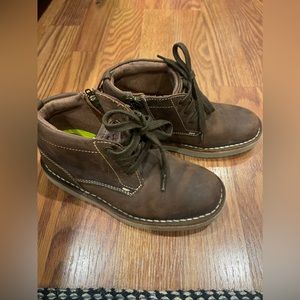 Florsheim boys brown boots. Used good condition size 12